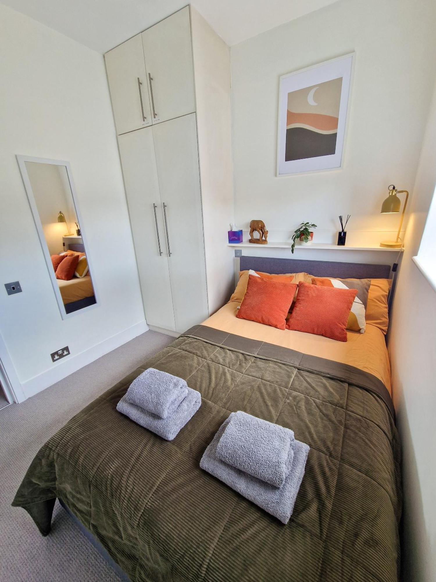 1-Bed Apartment, Close To Kensington Olympia With Free Wi-Fi & Netflix London Exterior photo
