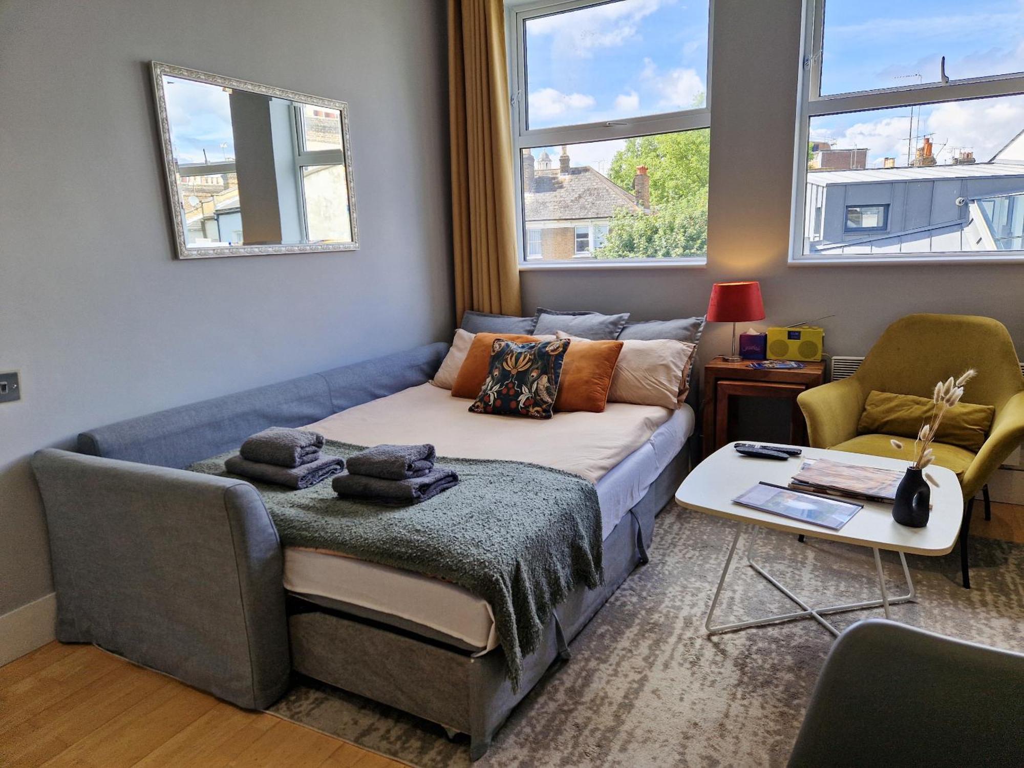 1-Bed Apartment, Close To Kensington Olympia With Free Wi-Fi & Netflix London Exterior photo