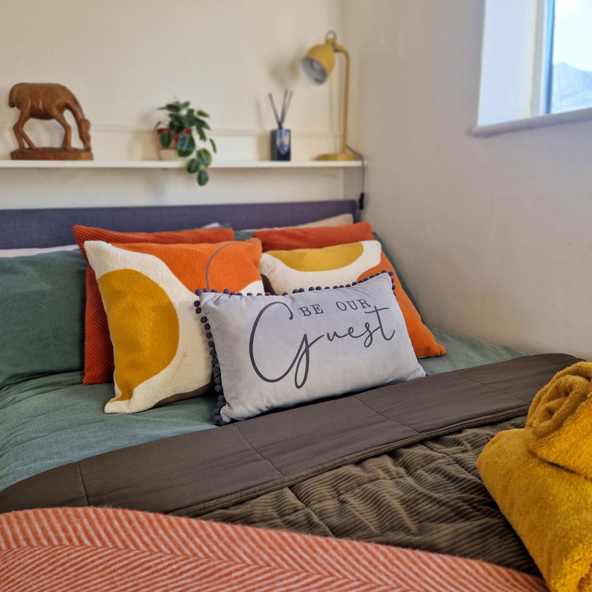 1-Bed Apartment, Close To Kensington Olympia With Free Wi-Fi & Netflix London Exterior photo